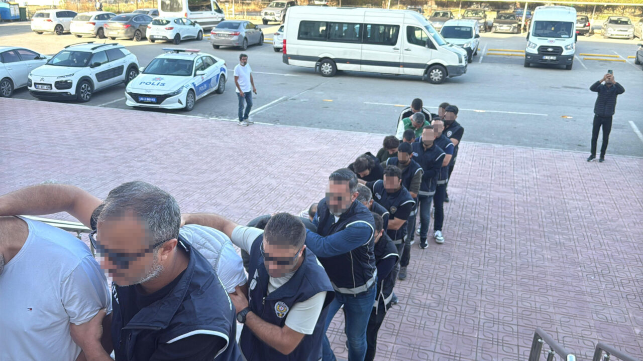 MUĞLA (AA) – Muğla'nın Bodrum ilçesi açıklarında lastik botun batması