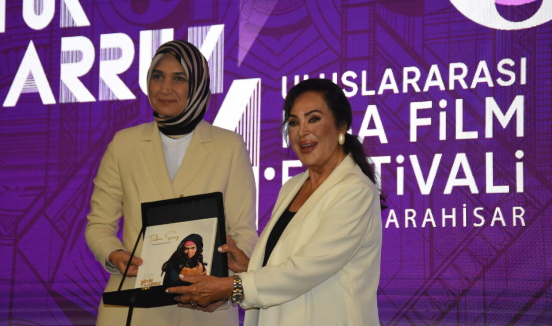 -Festivalde, "Rehber" filmiyle yönetmen Mert Erez birinci, "Blur" filmiyle İranlı