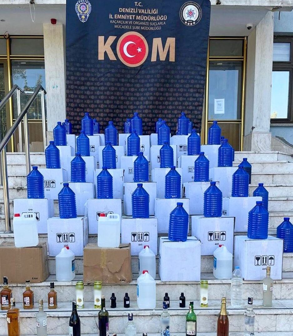 DENİZLİ (AA) – Denizli'de düzenlenen kaçakçılık operasyonunda 642 litre etil