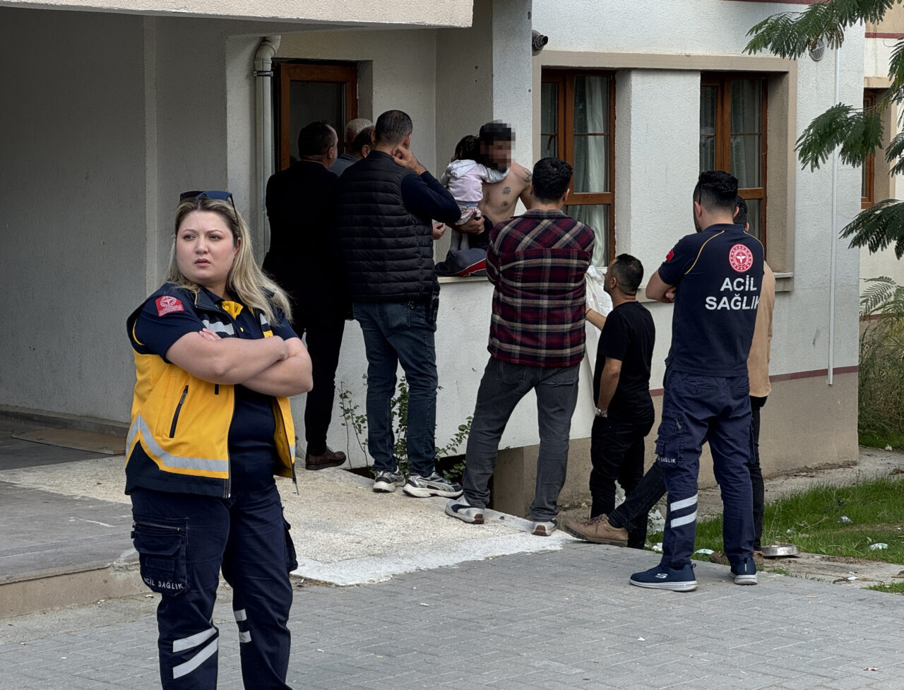 DENİZLİ (AA) – Denizli'nin Merkezefendi ilçesinde karısını ve kız çocuğunu