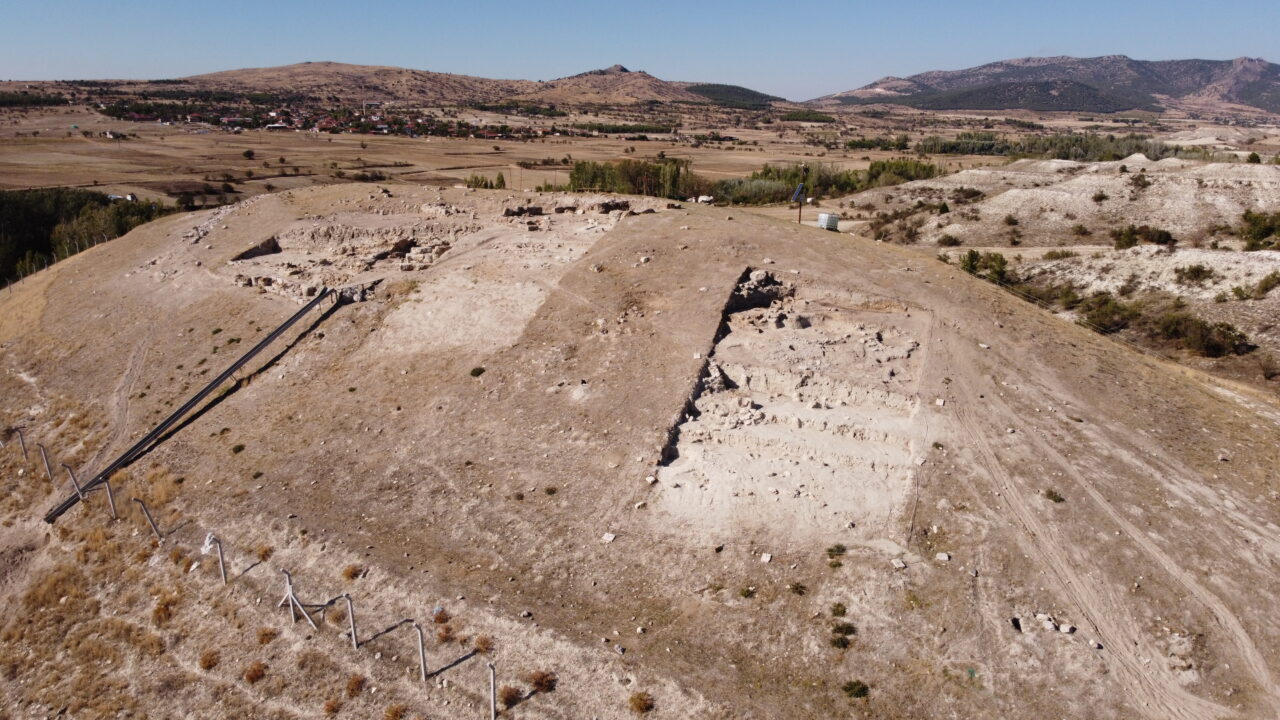 - Aşağıseyit Höyüğü kazı başkanı Doç. Dr. Erim Konakçı:
- "Bizim