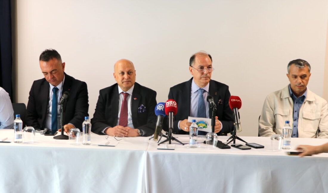 - İzmir Ticaret Borsası Yönetim Kurulu Başkan Yardımcısı Bülent Uçak:
-