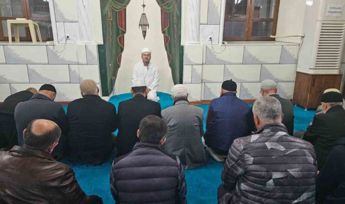 Emirdağ Müftülüğü tarafından ilçede sabah namazı buluşması etkinliği düzenledi. ‘Camiler