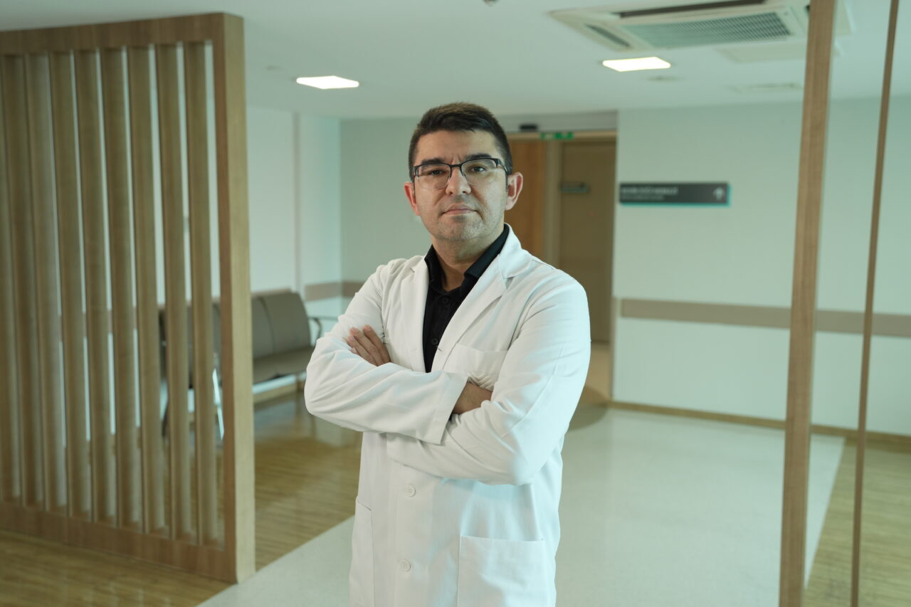 - Medipol Mega Üniversite Hastanesi Nöroloji Uzmanı Dr. Öğr. Üyesi