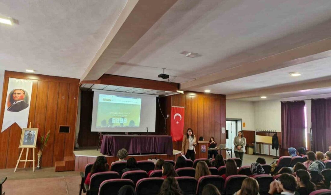 Eskişehir Geleceğin Sesi Sempozyumu (ESGES) kapsamında düzenlenen eğitimler, 6 okulda