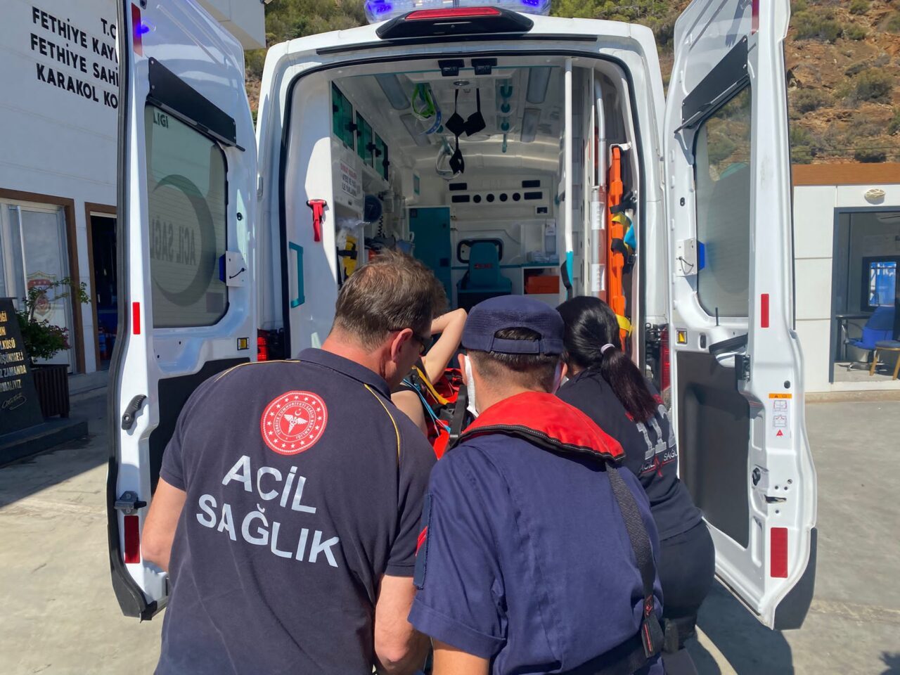 MUĞLA (AA) – Muğla'nın Fethiye ilçesi açıklarında ticari yatta yaralanan