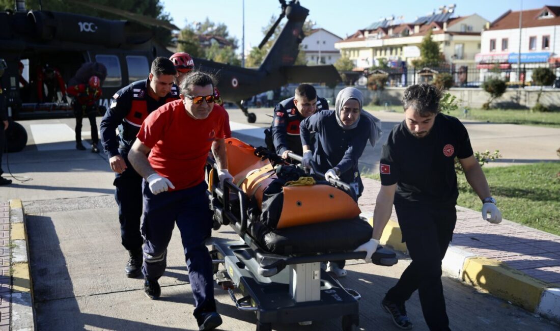 MUĞLA (AA) – Muğla'nın Fethiye ilçesinde kayalık alana düşen yamaç