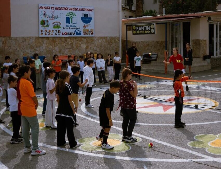 İZMİR (AA) – Aktif sporculuk hayatını noktalayan ve Türkiye Tenis