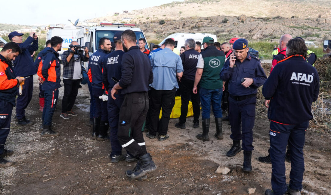 İZMİR (AA) – İzmir'in Foça ilçesinde yaşanan sağanak sonrası sel