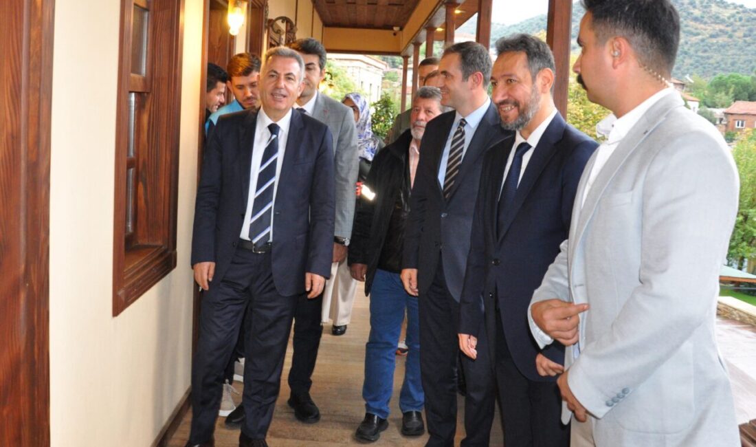 İZMİR (AA) – İzmir Valisi Süleyman Elban, Bayındır ilçesinde çeşitli