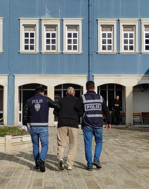 İZMİR (AA) – İzmir'in Foça ilçesinde "cinsel istismar" suçundan 16