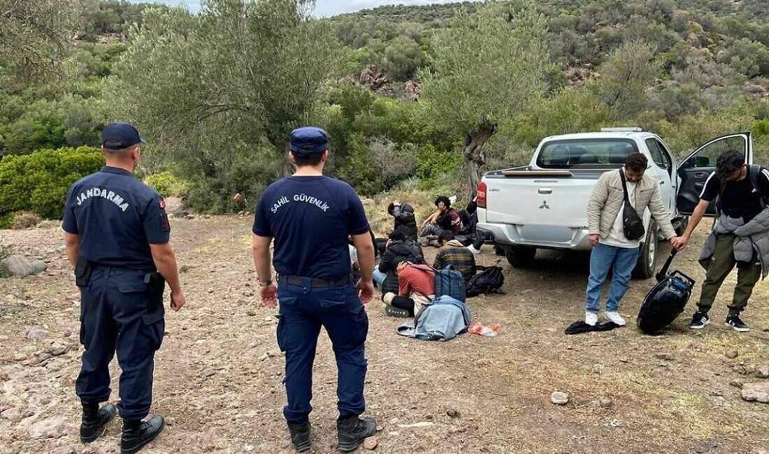 İZMİR (AA) – İzmir'in Çeşme ilçesi açıklarında 7'si çocuk 35