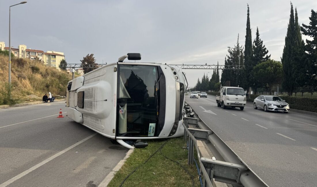 İZMİR (AA) – İzmir'in Gaziemir ilçesinde midibüsün devrilmesi sonucu 5