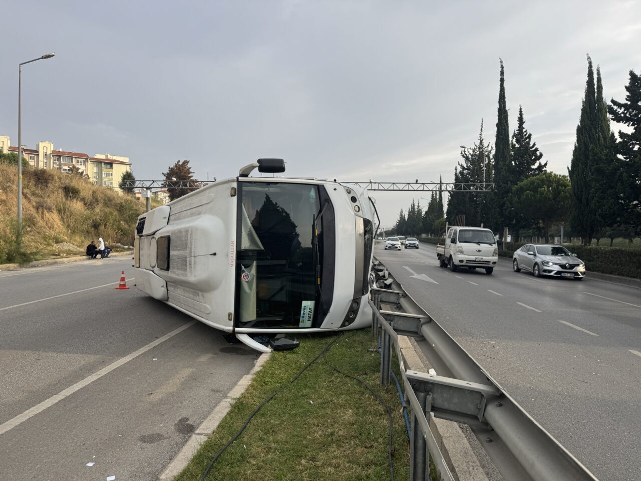 İZMİR (AA) – İzmir'in Gaziemir ilçesinde midibüsün devrilmesi sonucu 5