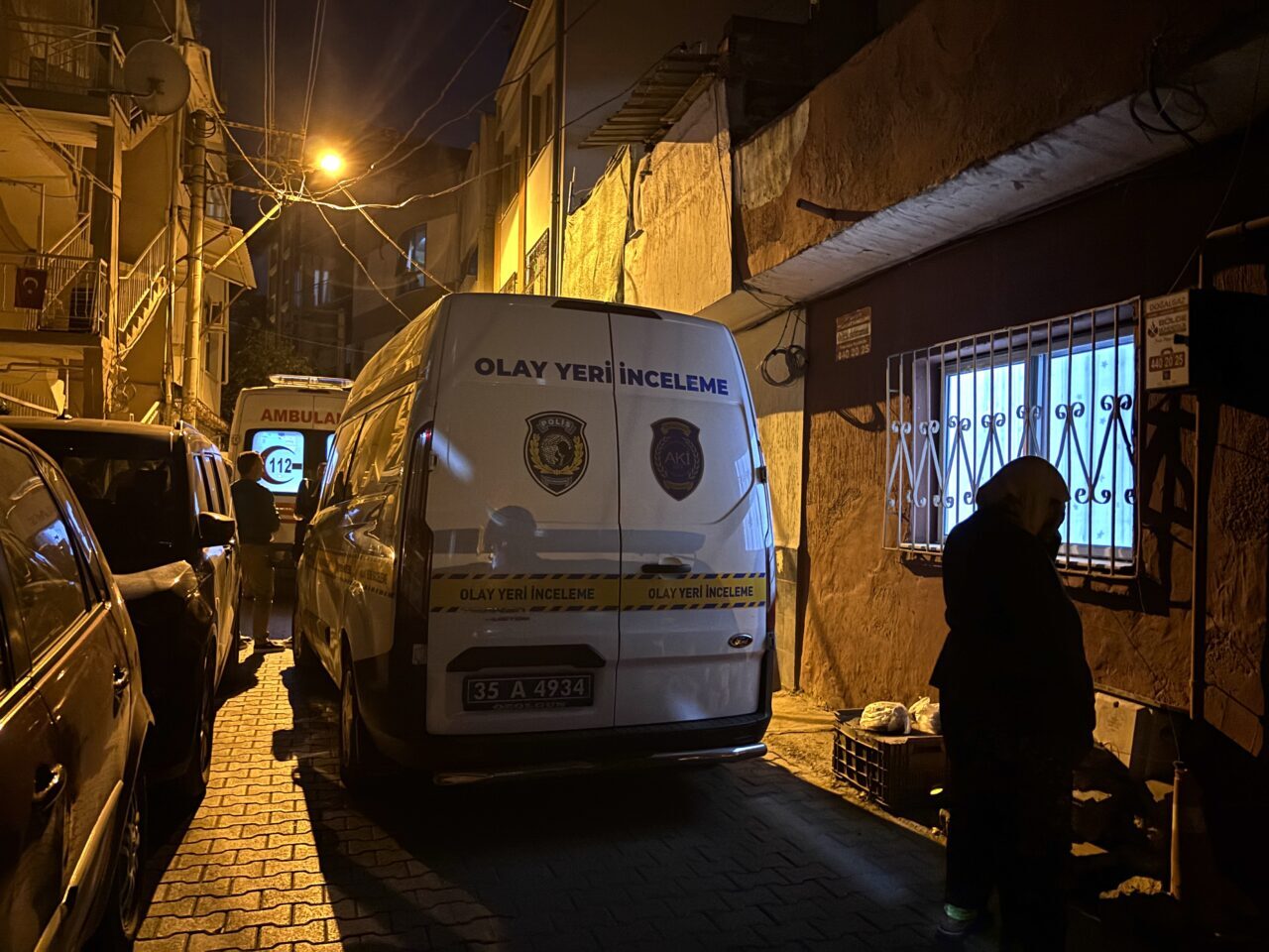 İZMİR (AA) – İzmir'in Bornova ilçesinde eşini tabancayla öldüren ve