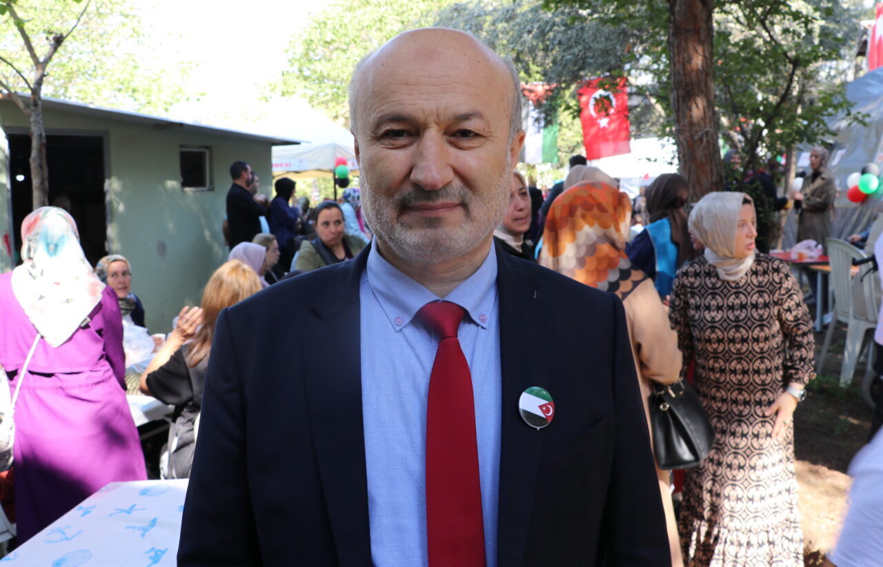 İZMİR (AA) – İzmir'de, Karşıyaka İlçe Müftülüğü tarafından Gazze'ye yardım
