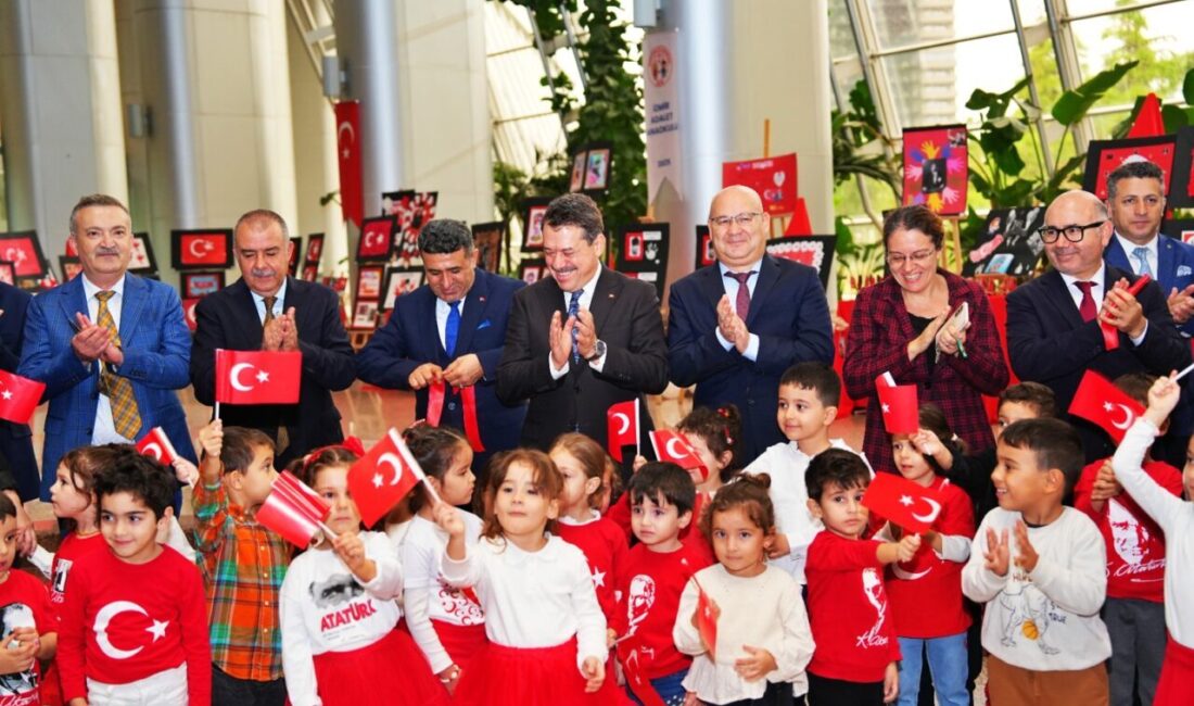İZMİR (AA) – İzmir Adalet Anaokulu, Cumhuriyetin 102. yıl dönümü