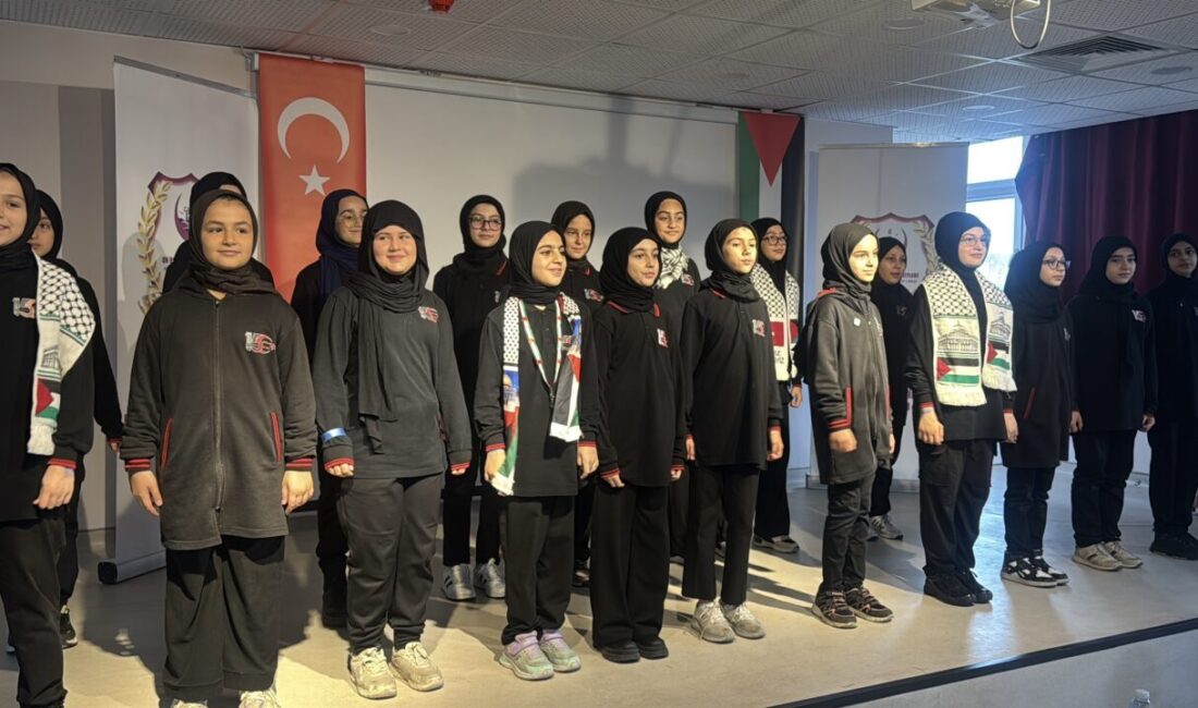 İZMİR (AA) – Türkiye genelinde tüm okullarda eş zamanlı gerçekleştirilen