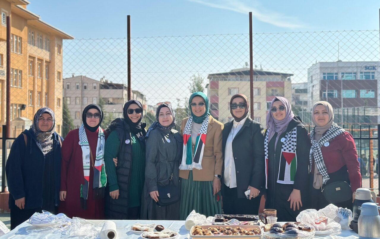 İZMİR (AA) – İzmir'in Kemalpaşa ilçesinde ortaokul ve lise öğrencileri