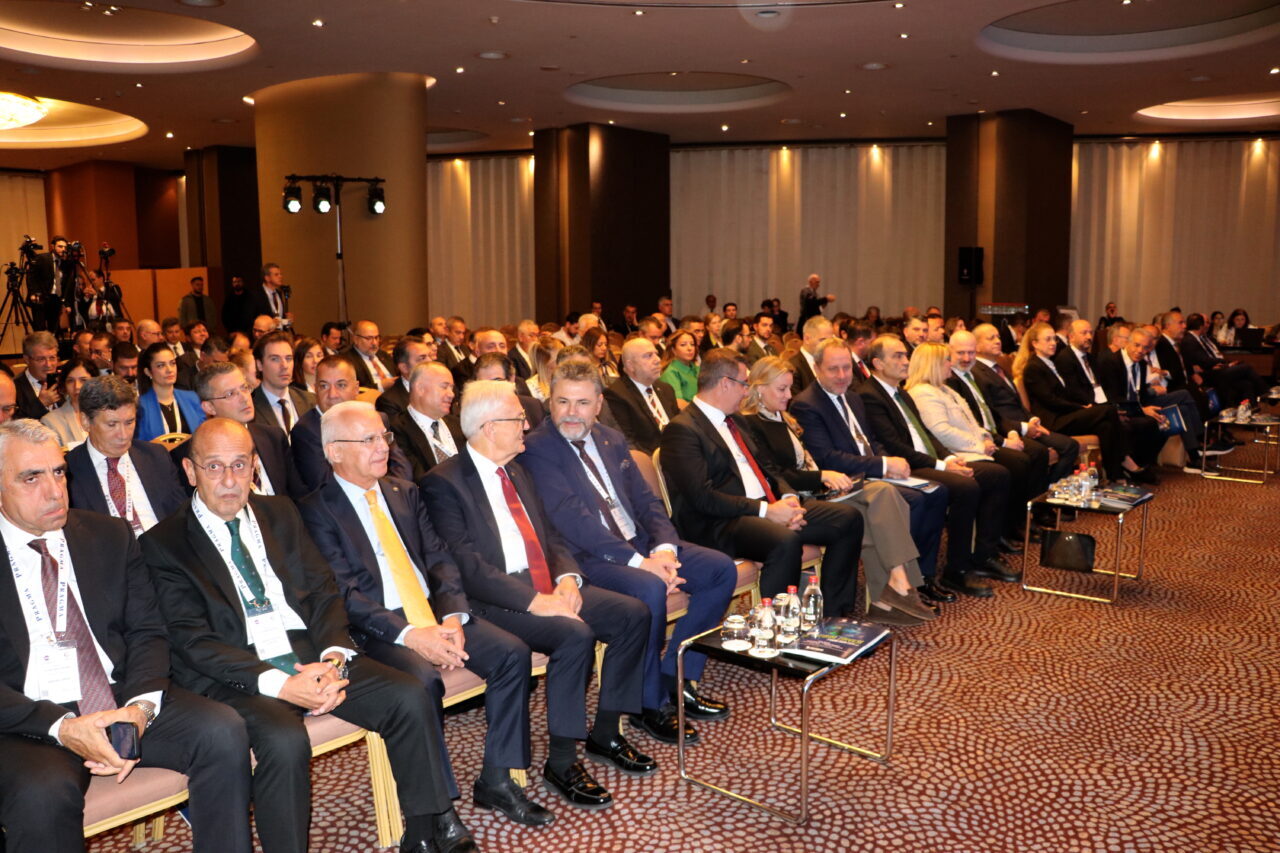İZMİR (AA) – İzmir'de, Ege Sanayicileri ve İş İnsanları Derneği