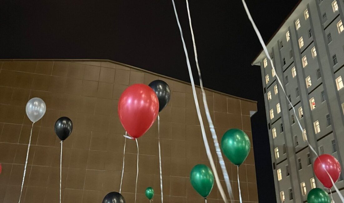 İZMİR (AA) – İzmir'de yurtta kalan üniversiteli kız öğrenciler, İsrail'in