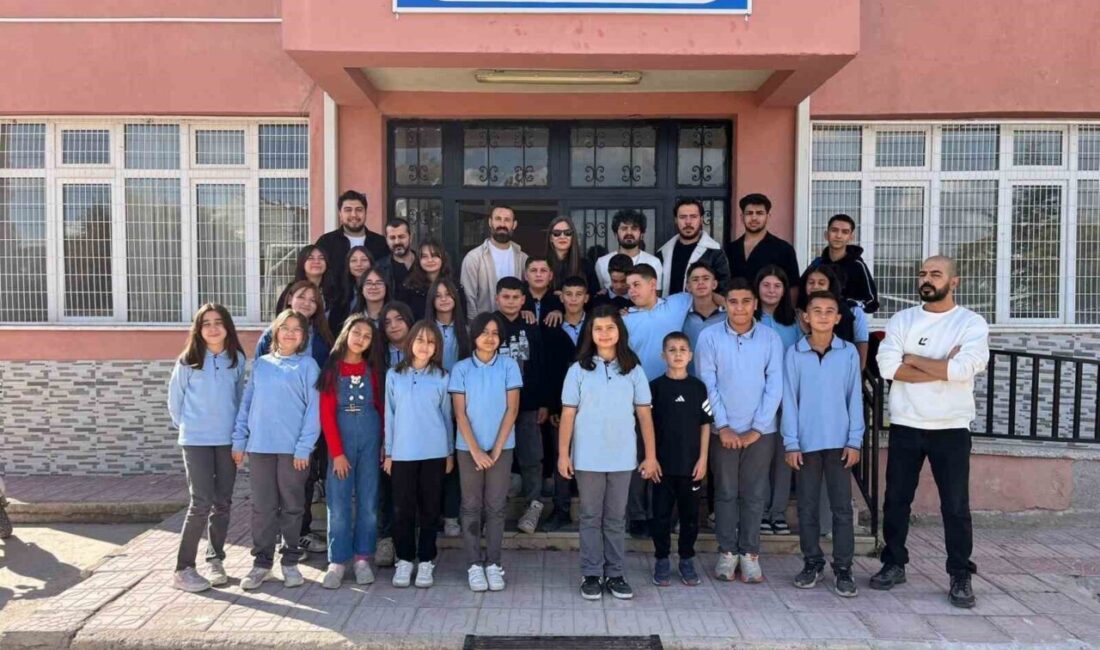 Eskişehir’de Kucak Dolusu Hayaller Projesi kapsamında ilçede bulunan ortaokul öğrencileri