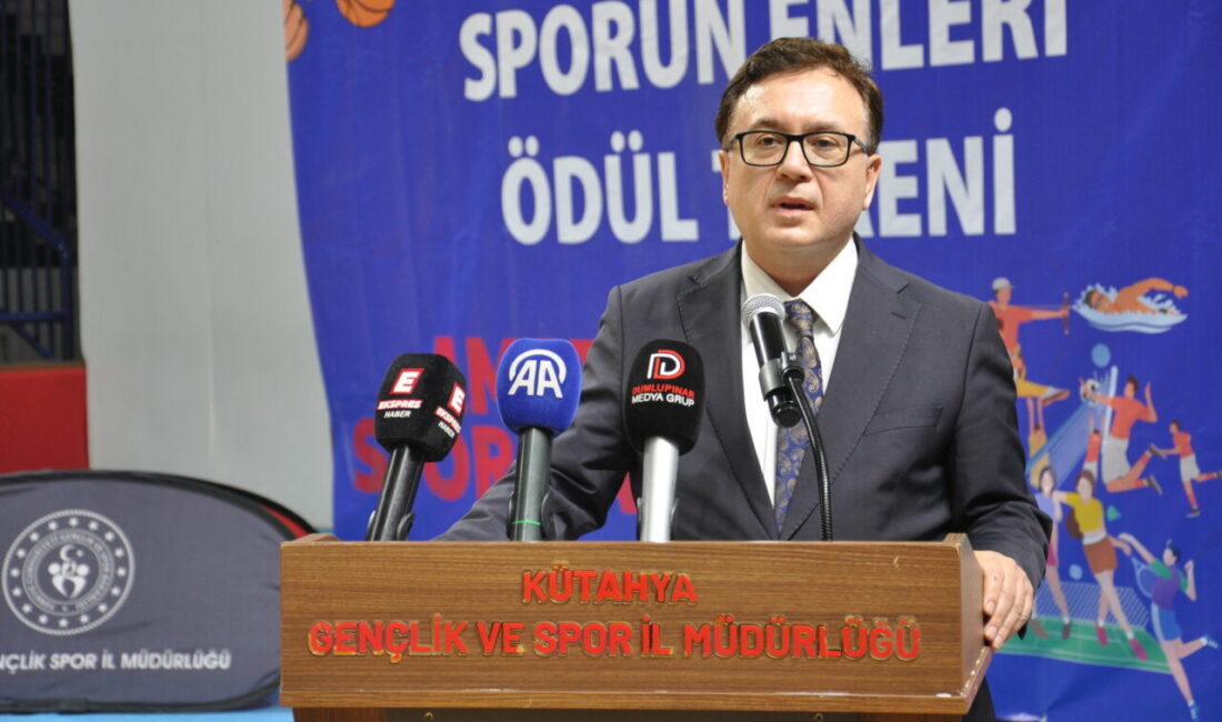 KÜTAHYA (AA) – Kütahya’da, Amatör Spor Haftası dolayısıyla yürüyüş yapıldı.