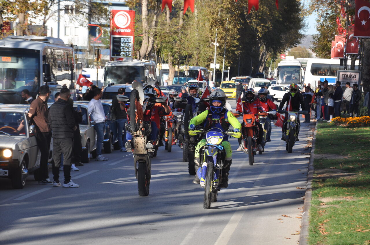 KÜTAHYA (AA) – Kütahya'da 29 Ekim Cumhuriyet Bayramı dolayısıyla motosiklet