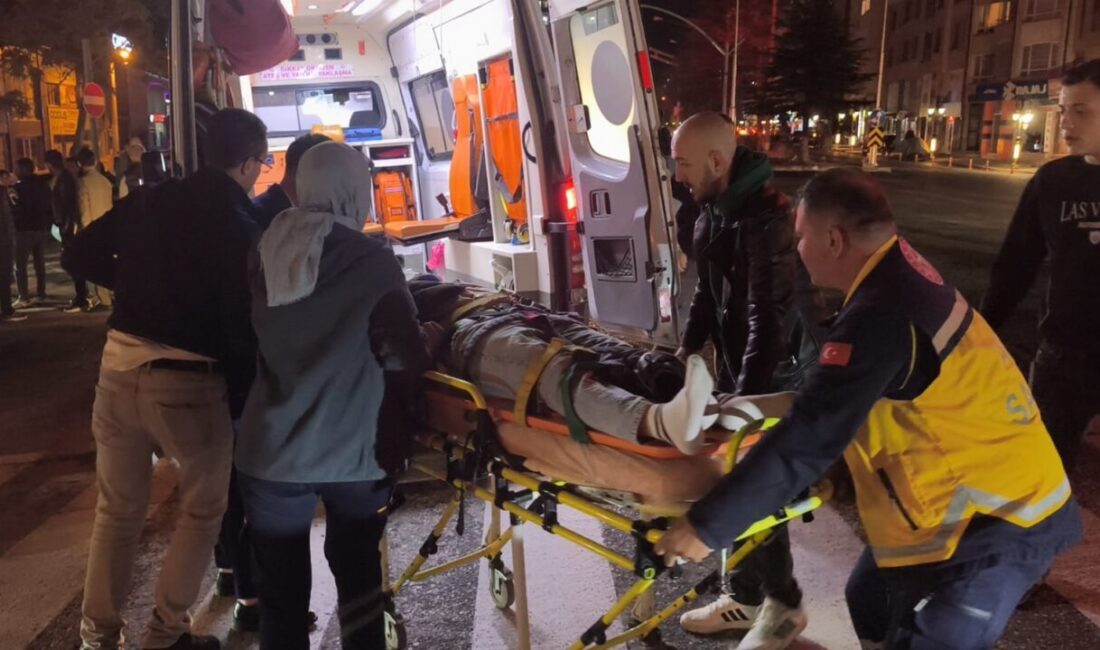 KÜTAHYA (AA) – Kütahya'da, otomobille motosikletin çarpışması sonucu biri ağır