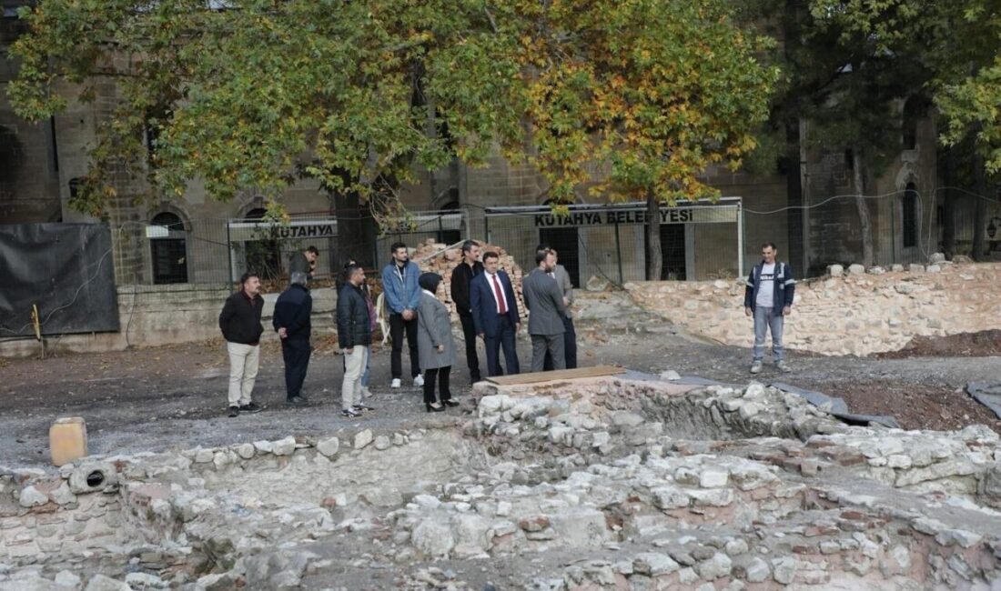 Kütahya Valisi Musa Işın, Yakup Çelebi İmaret Külliyesi’nde devam eden