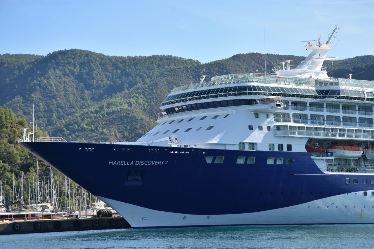 MUĞLA (AA) – Bahamalar bayraklı "Marella Discovery 2" isimli kruvaziyer,
