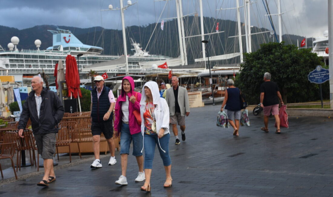 MUĞLA (AA) – Bahamalar bayraklı "Marella Discovery 2" isimli kruvaziyer,