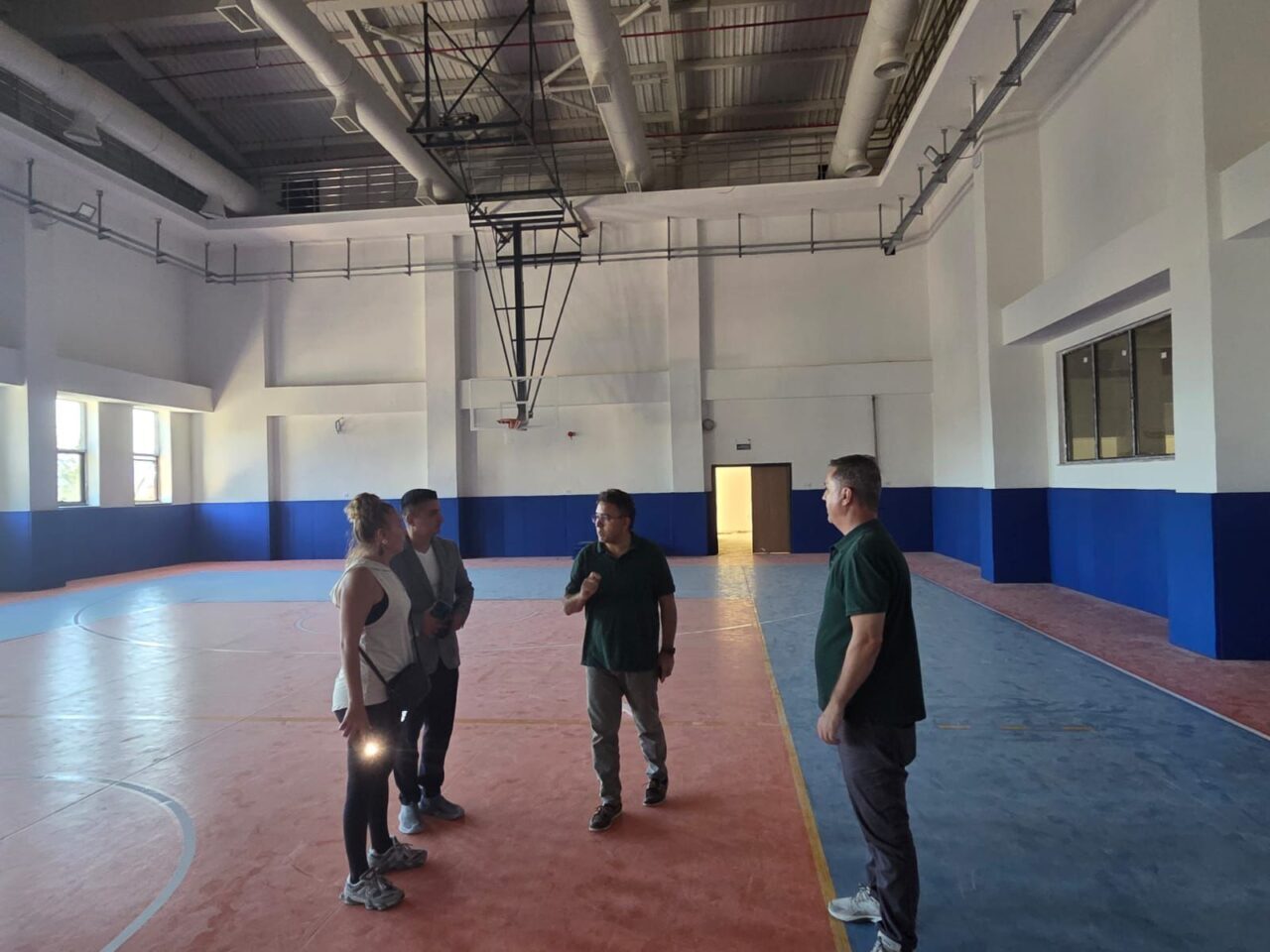 MUĞLA (AA) – Marmaris'te içinde gençlik merkezi, tenis kortları ve