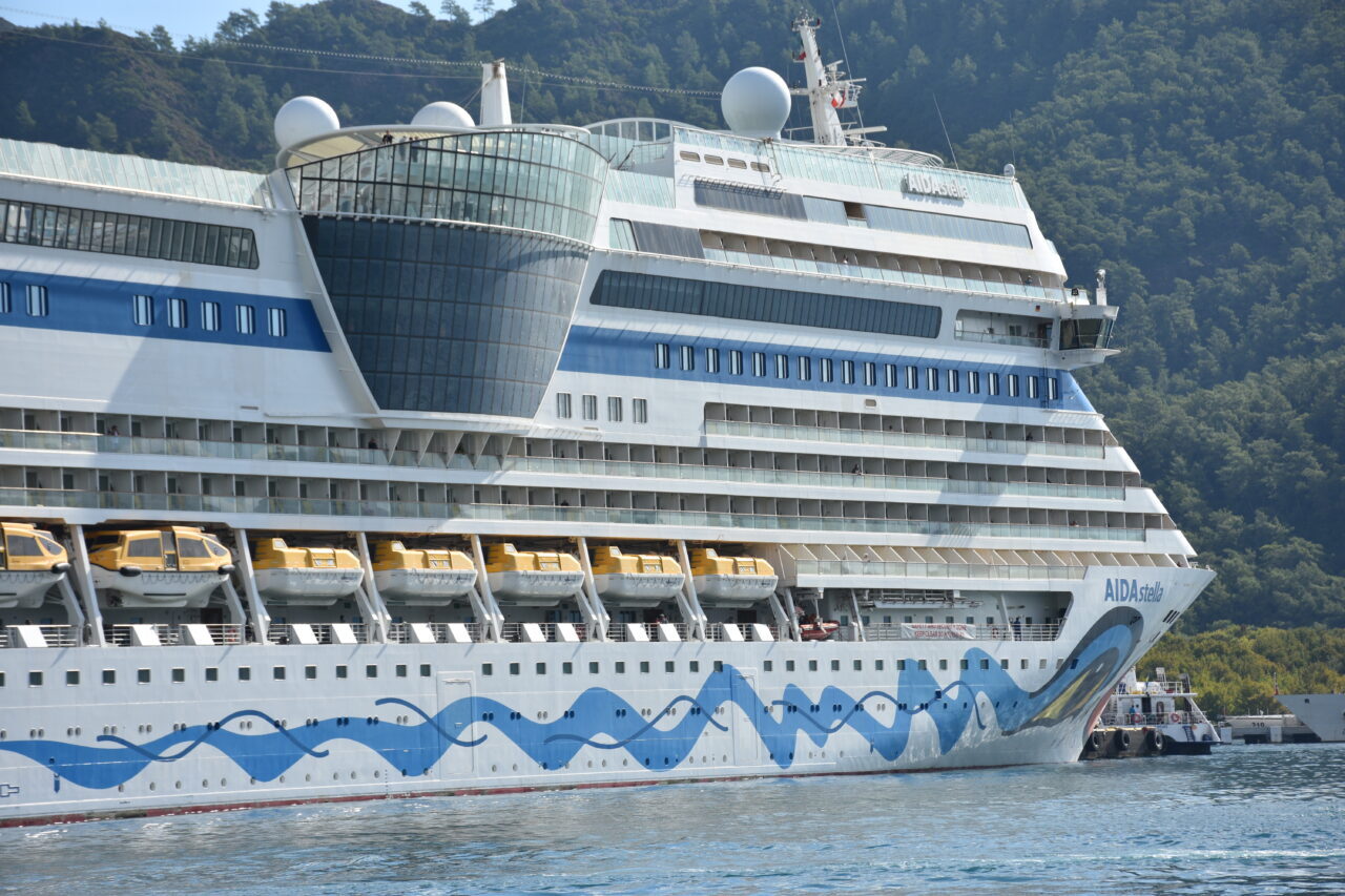 MUĞLA (AA) – İtalya bayraklı "Aida Stella" adlı kruvaziyer, 2