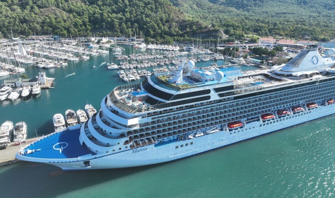 MUĞLA (AA) – Muğla'nın Marmaris ilçesine "Marina" isimli kruvaziyerle 1194