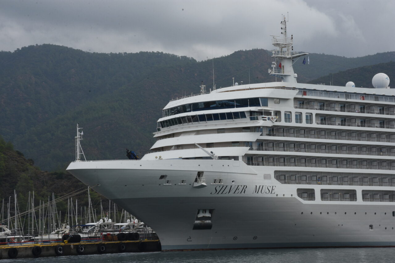 MUĞLA (AA) – Muğla'nın Marmaris ilçesi "Silver Muse" isimli kruvaziyerle