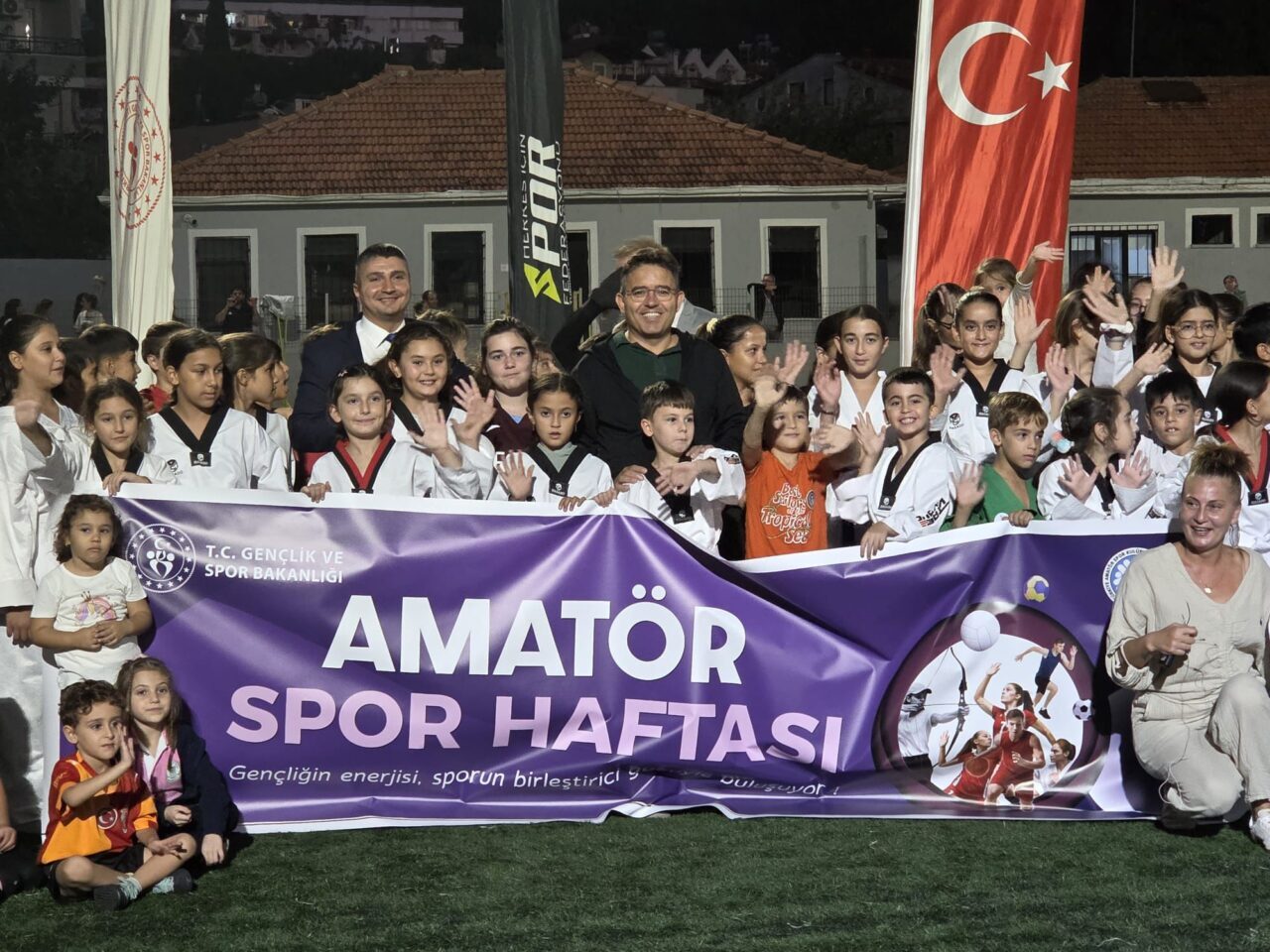 MUĞLA (AA) – Muğla'nın Marmaris ilçesinde "Amatör Spor Haftası" dolayısıyla