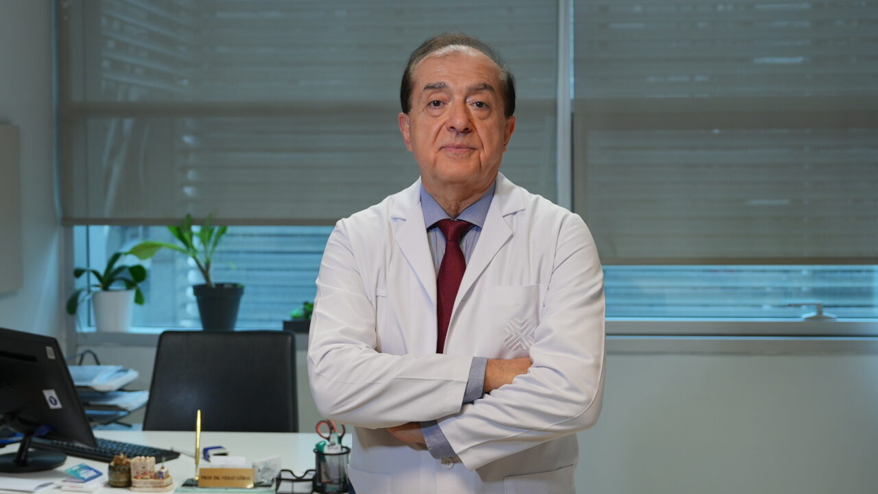 - Medipol Mega Üniversite Hastanesi Gastroenteroloji Uzmanı Prof. Dr. Vedat
