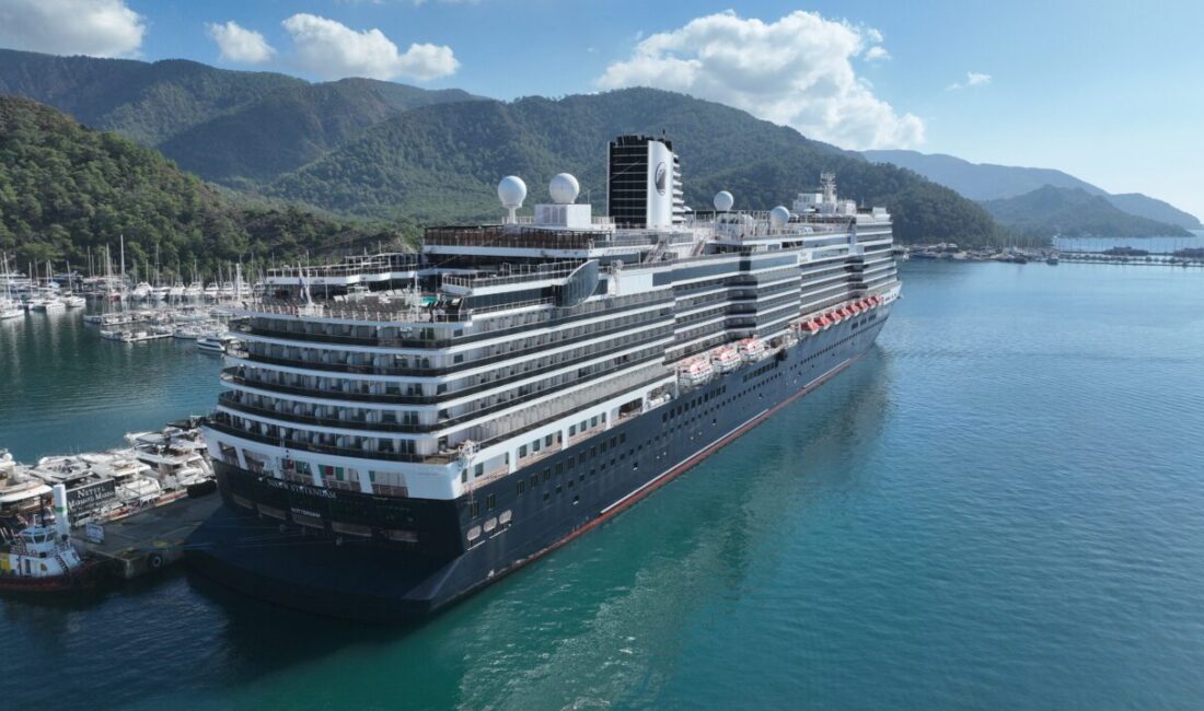 MUĞLA (AA) – Hollanda bayraklı "MS Nieuw Statendam" isimli kruvaziyer,