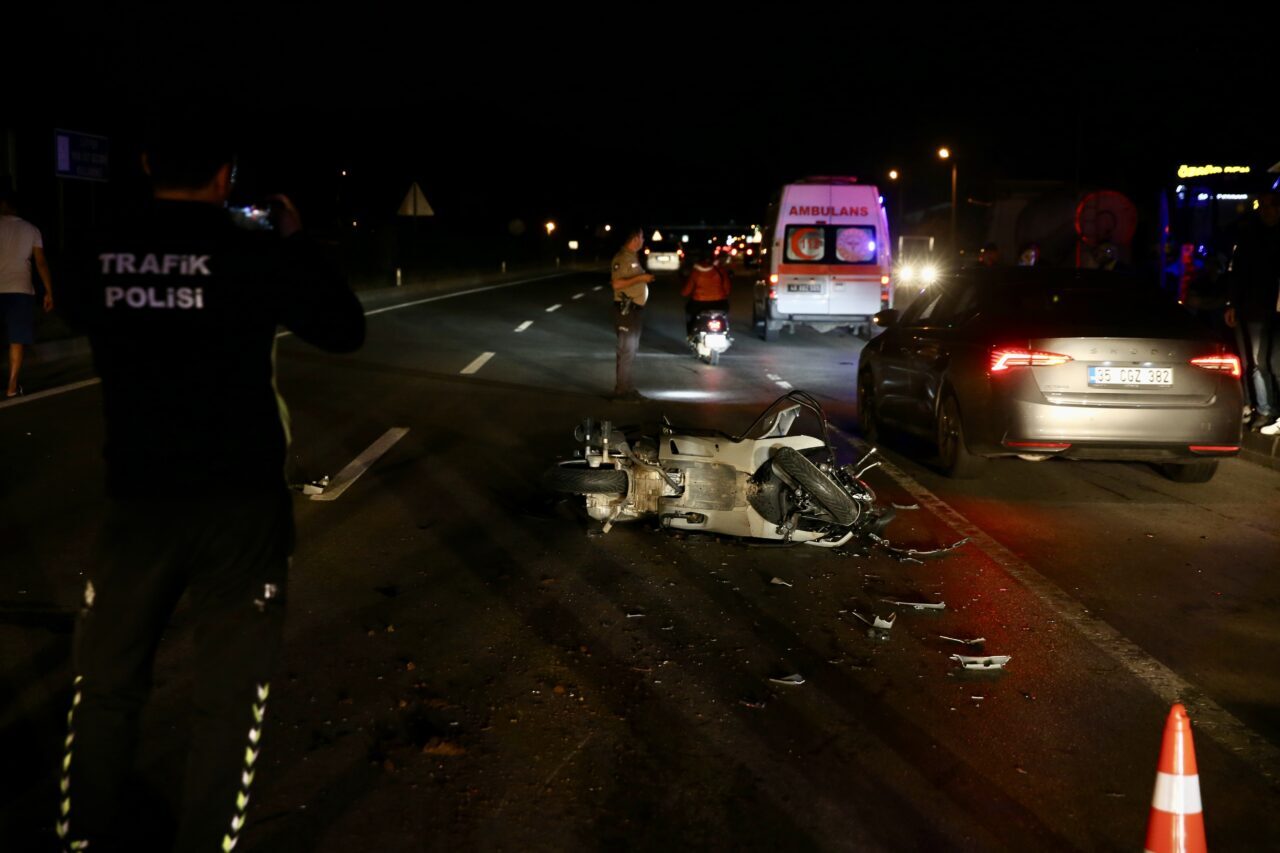 MUĞLA (AA) – Muğla'nın Fethiye ilçesinde iş makinesiyle çarpışan motosikletin