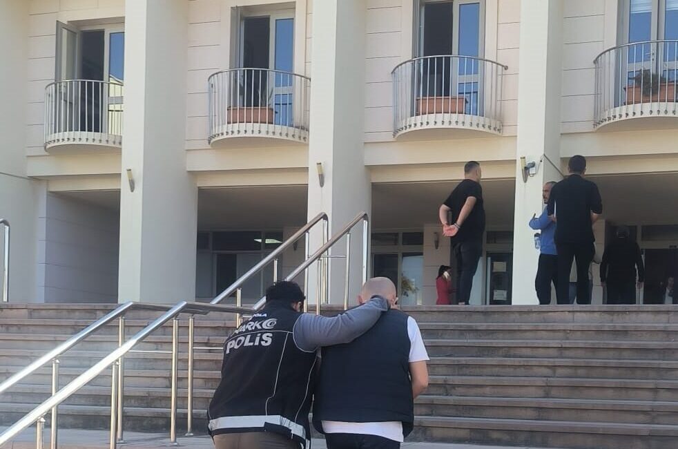 MUĞLA (AA) – Muğla'da uyuşturucu ticareti yaptıkları gerekçesiyle gözaltına alınan