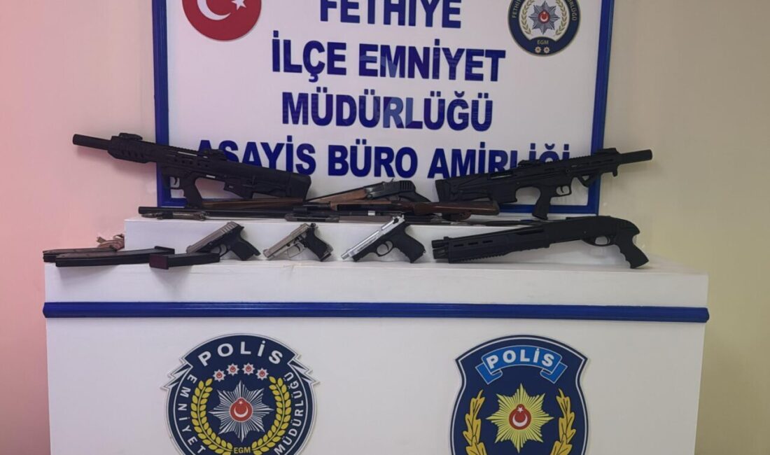 MUĞLA (AA) – Muğla'nın Fethiye ilçesinde, bir iş yerinin önüne