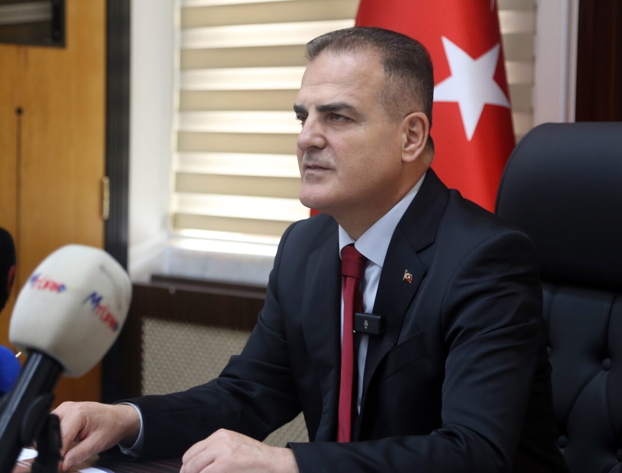- Vali İdris Akbıyık:
- "A.K. saklandığı yerde yaralı olarak etkisiz