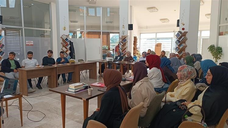 Afyonkarahisar Diyanet Gençlik Merkezi’nde “Müslüman Kimliği İnşa Etme Üzerine: Rasim