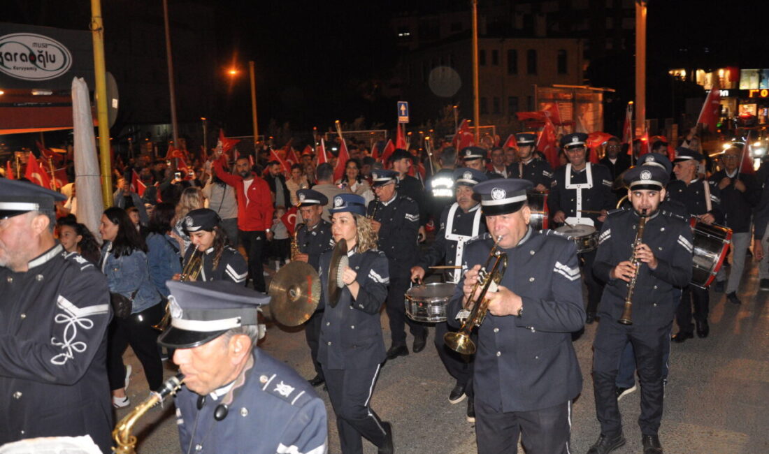 İZMİR (AA) – İzmir'in Ödemiş ilçesinde 29 Ekim Cumhuriyet Bayramı