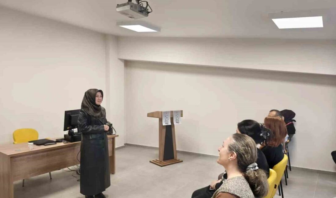 Eskişehir’de Odunpazarı İlçe Sağlık Müdürlüğü’ne bağlı Halk Sağlığı Merkezleri’nde görevli