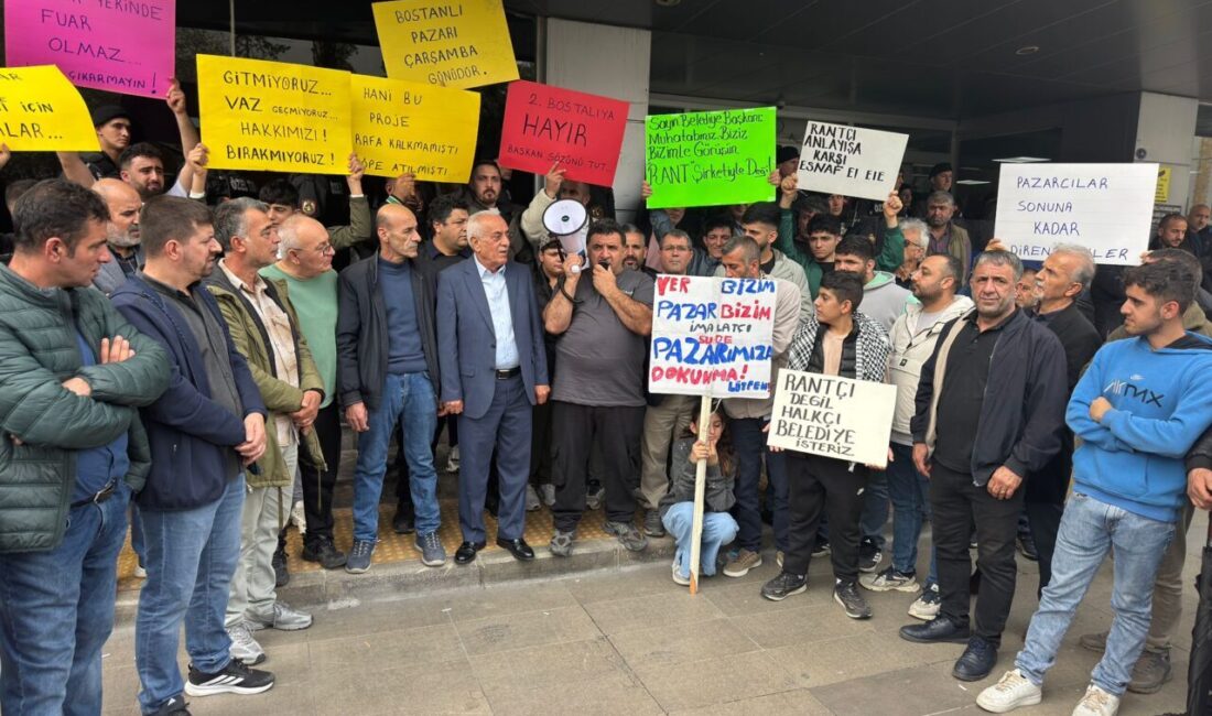 İZMİR (AA) – İzmir'in Karşıyaka ilçesinde, pazar esnafı Bostanlı pazar