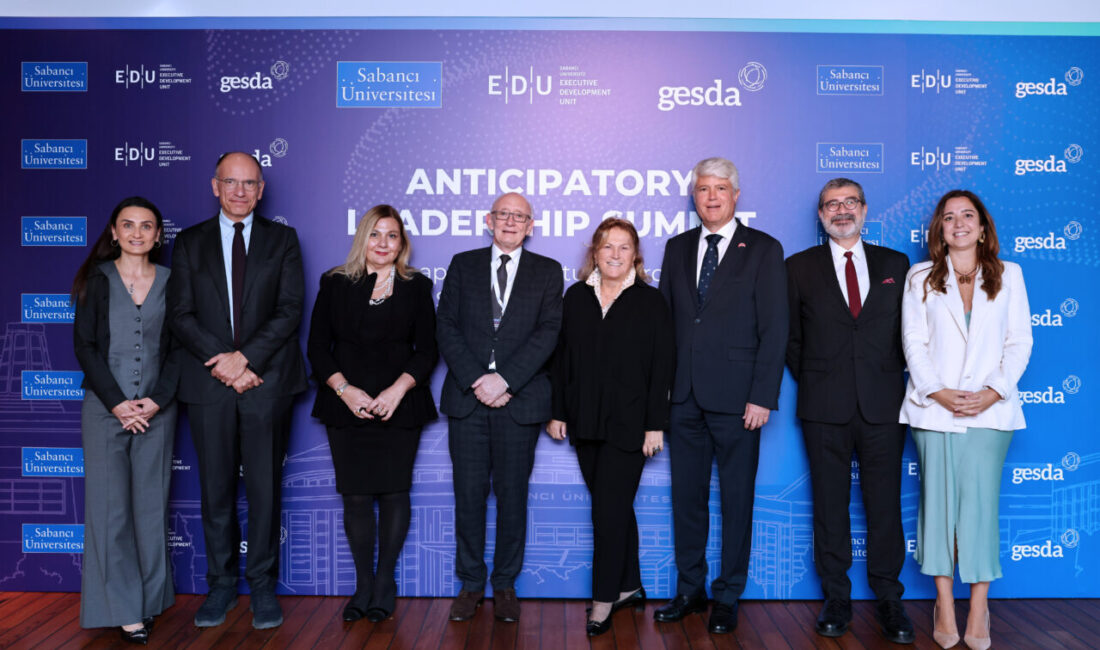 - Sabancı Üniversitesi Kurucu Mütevelli Heyeti Başkanı Güler Sabancı:
- "Bugün