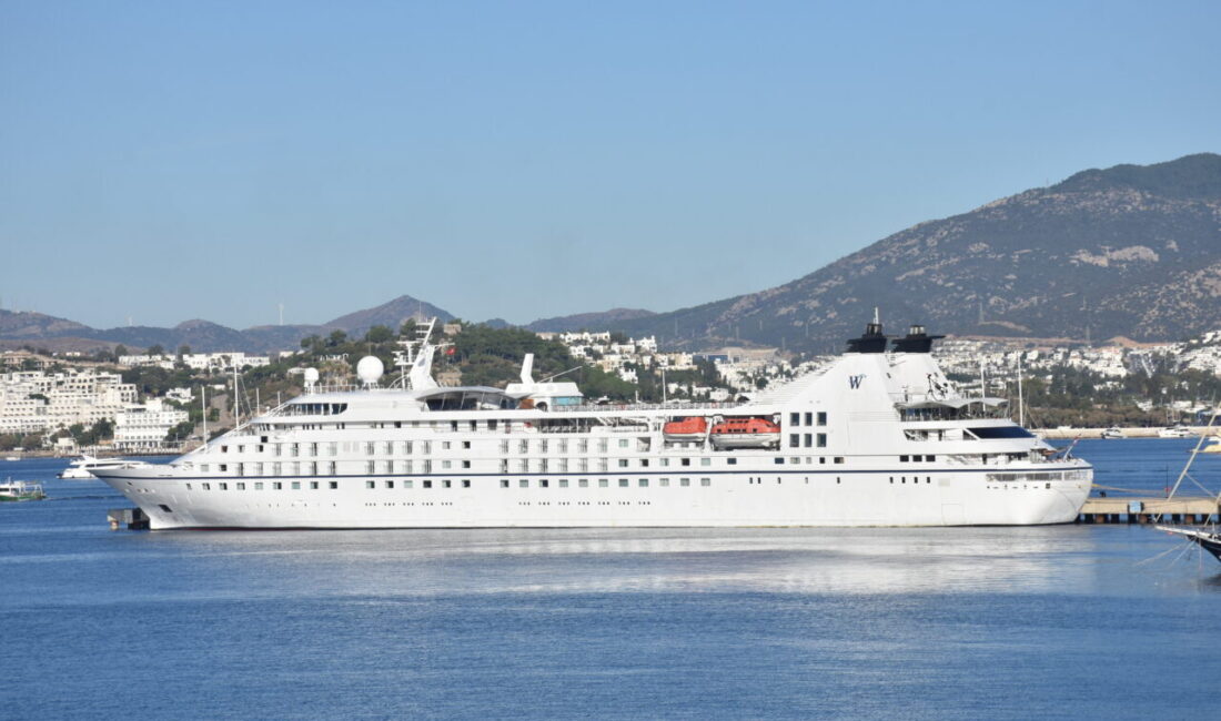 MUĞLA (AA) – Muğla'nın Bodrum ilçesine "Star Legend" kruvaziyeri 277