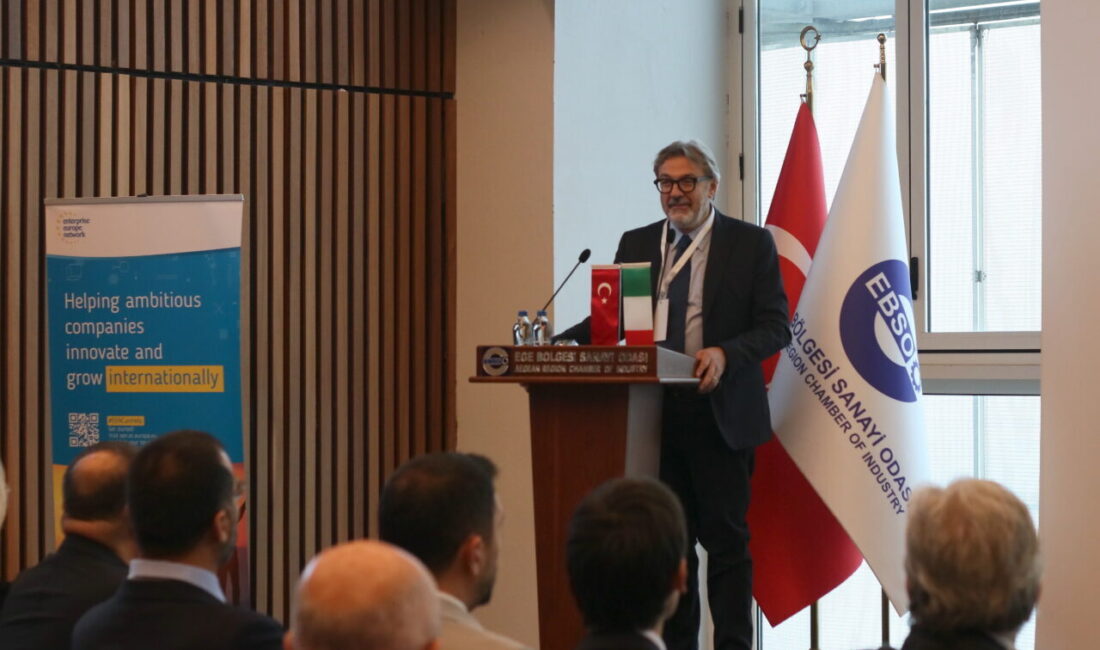 İZMİR (AA) – İzmir'de düzenlenen etkinlikte, Türk ve İtalyan tekstil